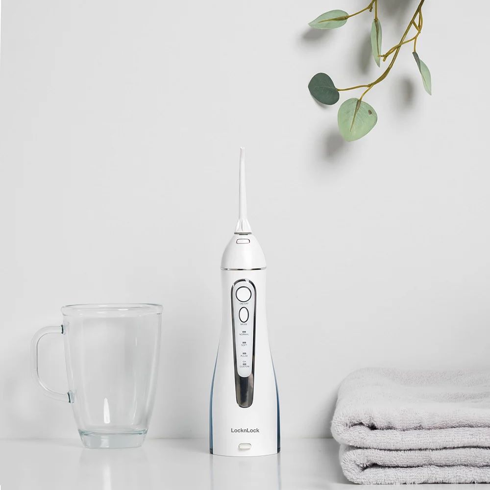 ​Máy tăm nước là thiết bị vệ sinh răng miệng hiện đại