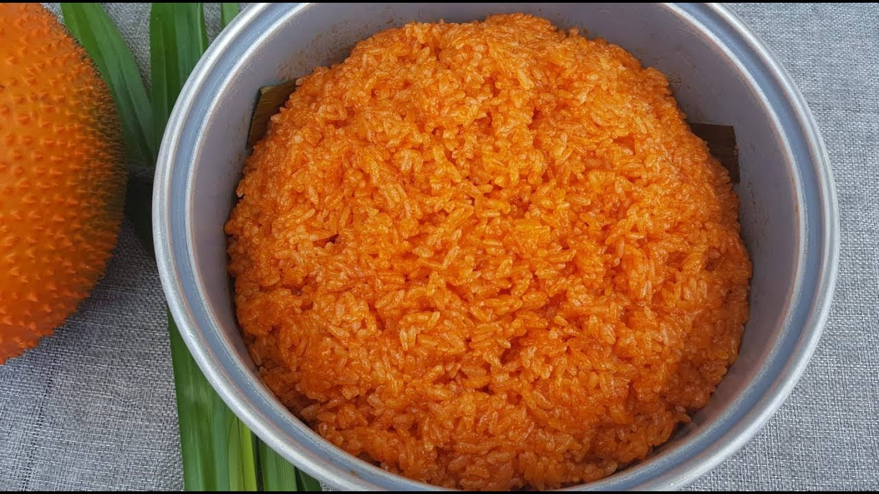Ngâm gạo trước khi nấu giúp hạt nếp mềm, nở đều và xôi chín dẻo hơn