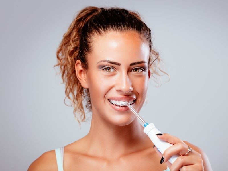 Khả năng chống nước theo tiêu chuẩn IPX7 giúp bạn yên tâm khi sử dụng